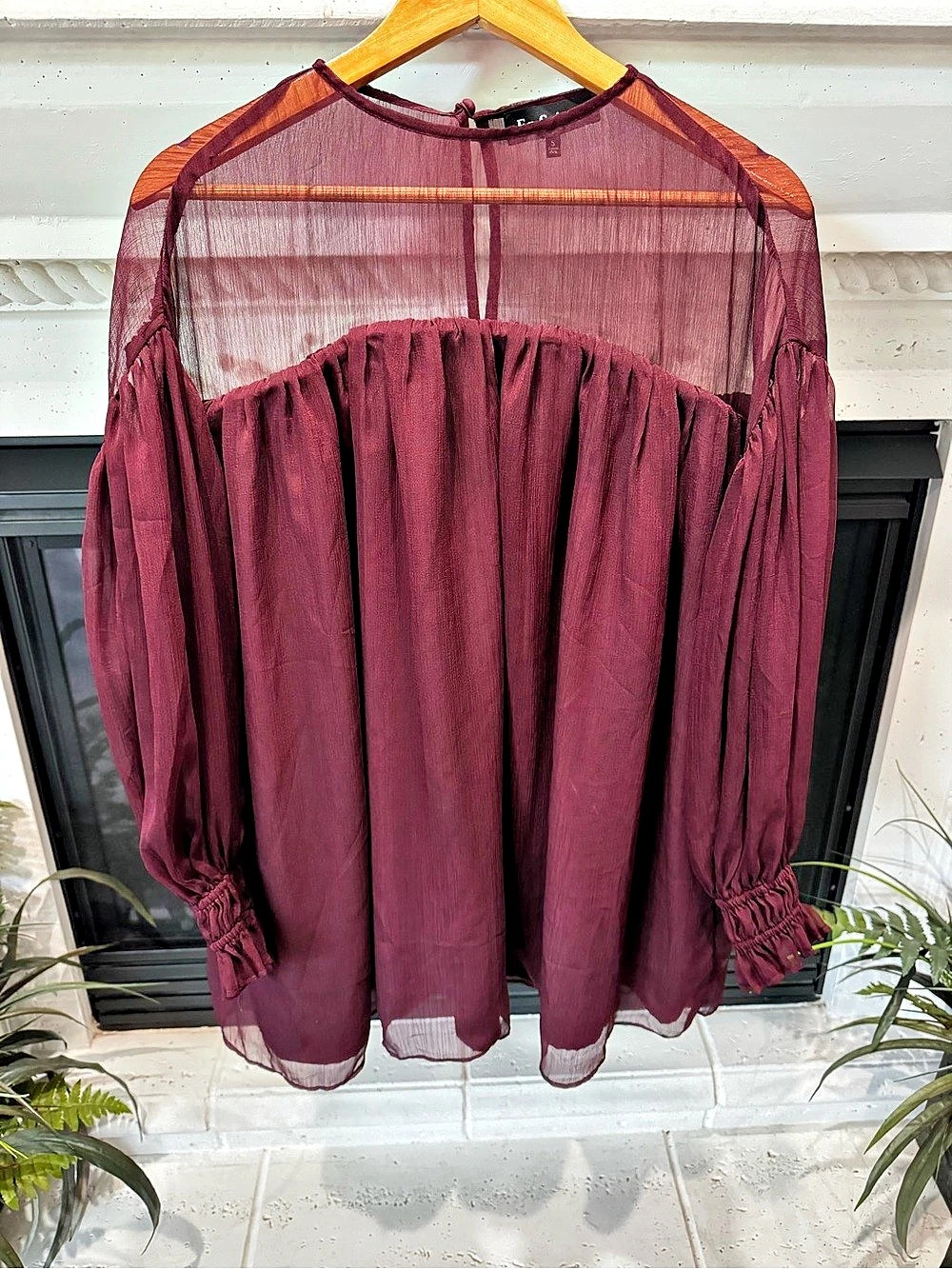 En Saison Sheer Long Sleeve Blouse in Burgundy Size Small